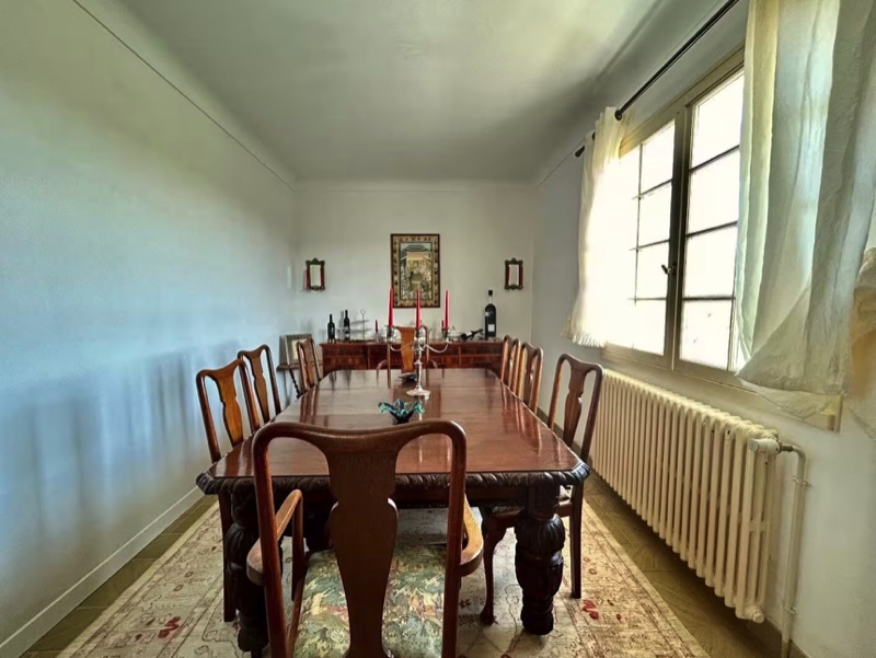 Main House dining area beside the living room